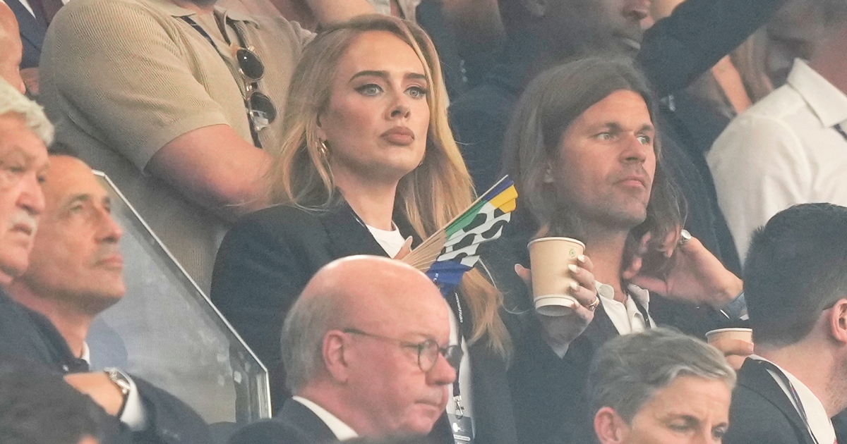 Adele e Ed Sheeran foram ver o jogo entre a Inglaterra e os Países Baixos 