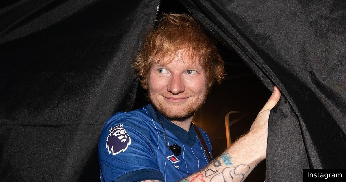 Ed Sheeran dá concerto surpresa em Boston