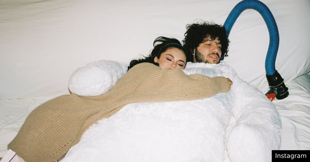 Selena Gomez e Benny Blanco lançam versão deluxe do seu álbum
