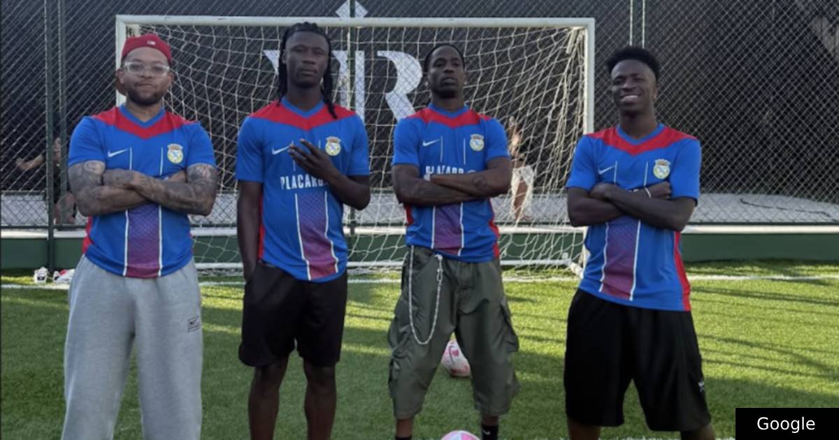 Travis Scott surpreende ao vestir camisola do Alverca