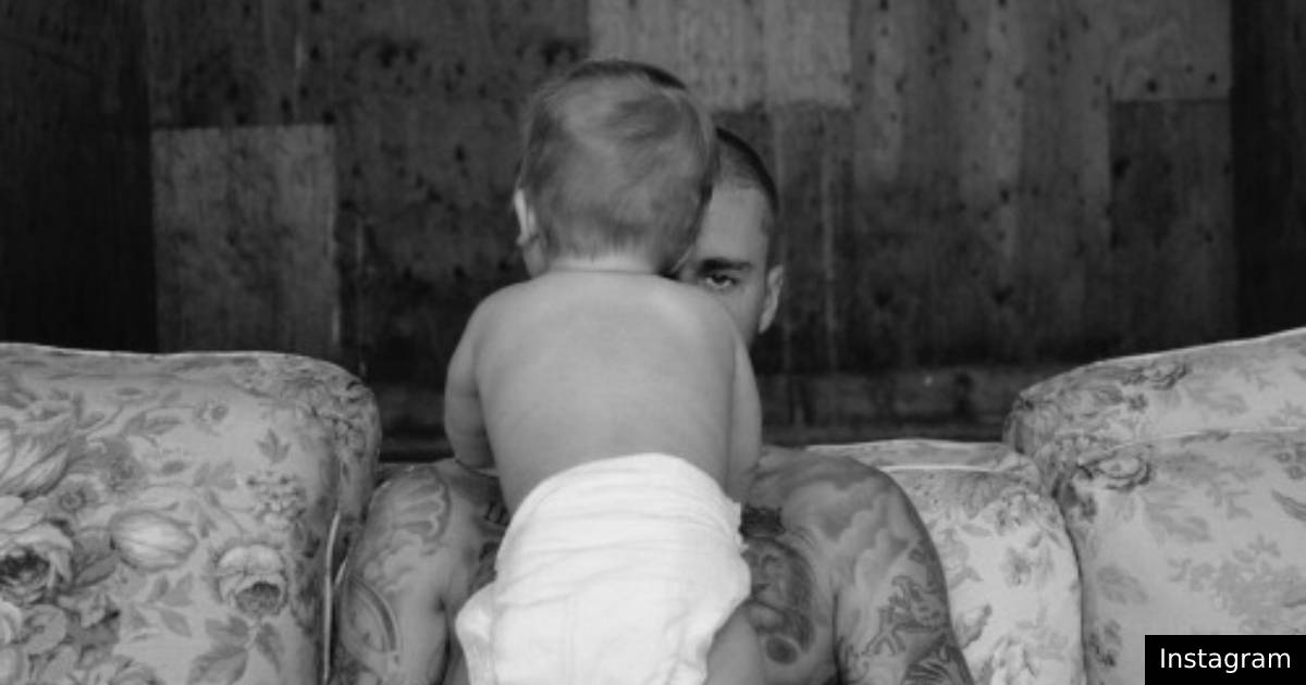 Justin Bieber lança novo álbum de surpresa