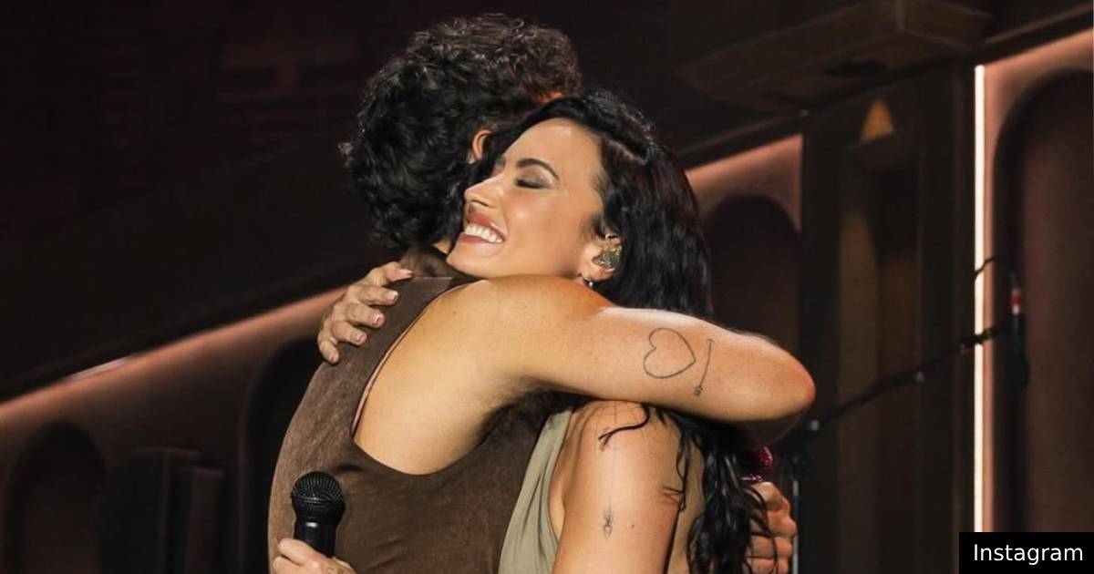 Demi Lovato e Jonas Brothers revivem "Camp Rock" em reencontro emocionante