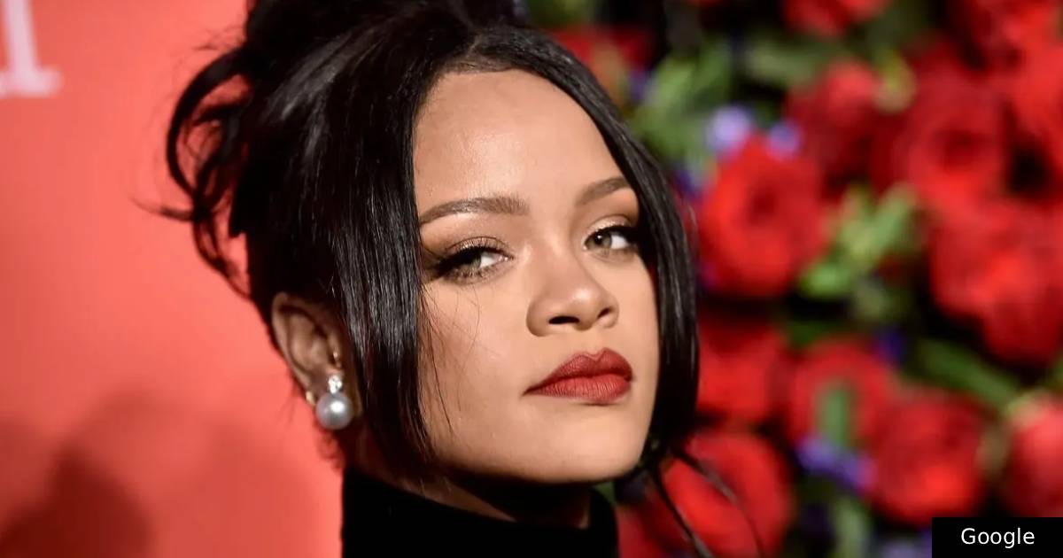 Rihanna volta aos palcos?