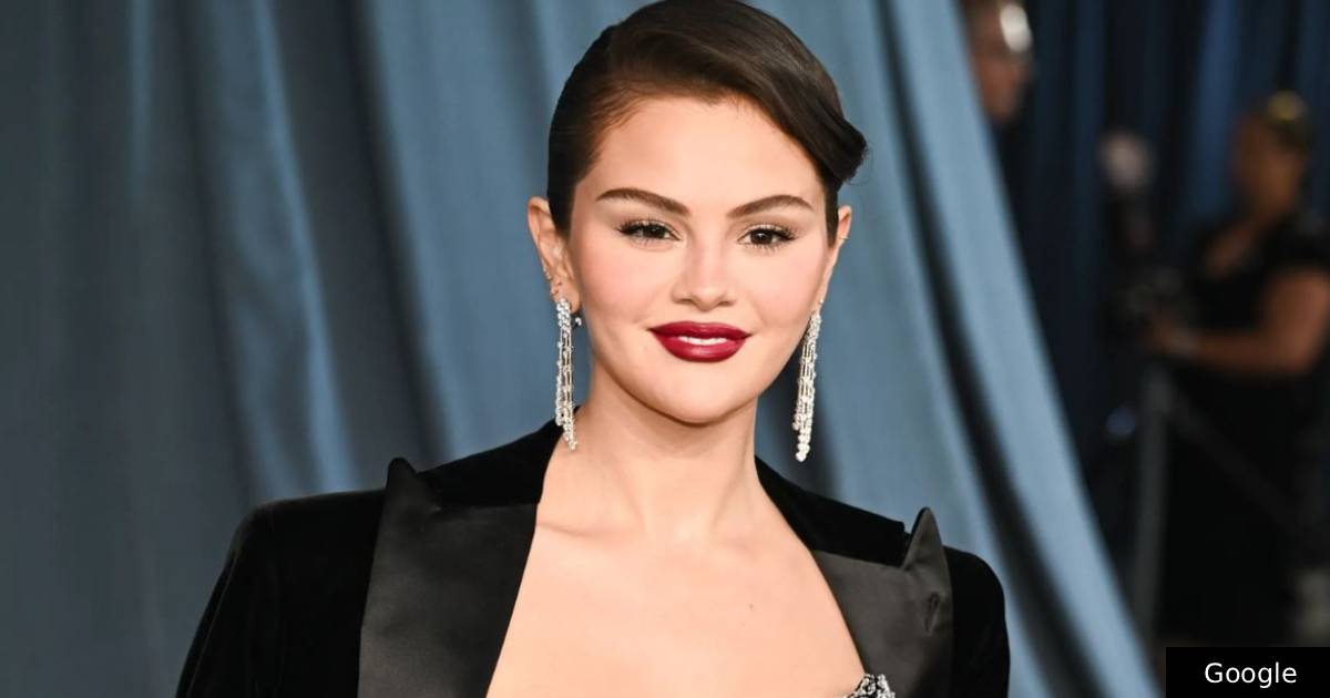 Selena Gomez lança single "In The Dark" Selena Gomez lança single "In The Dark"
