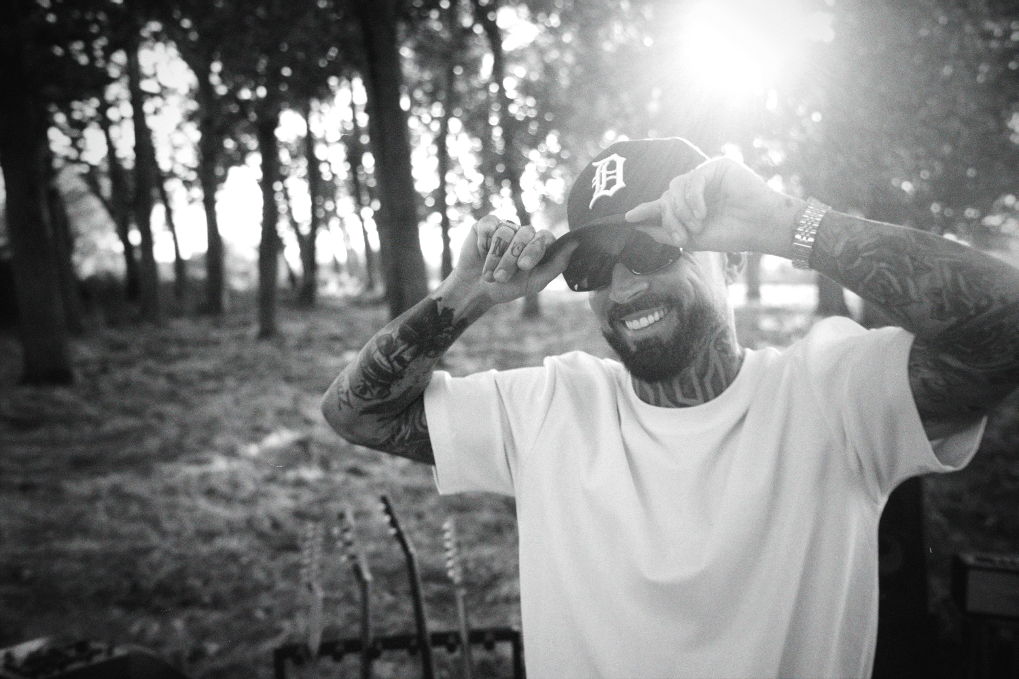 Dengaz lanças duas faixas novas e há álbum a caminho! Dengaz lanças duas faixas novas e há álbum a caminho!