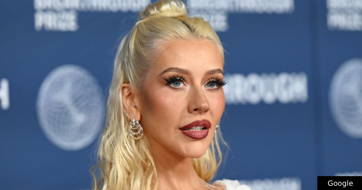 Christina Aguilera lança single natalício Christina Aguilera lança single natalício