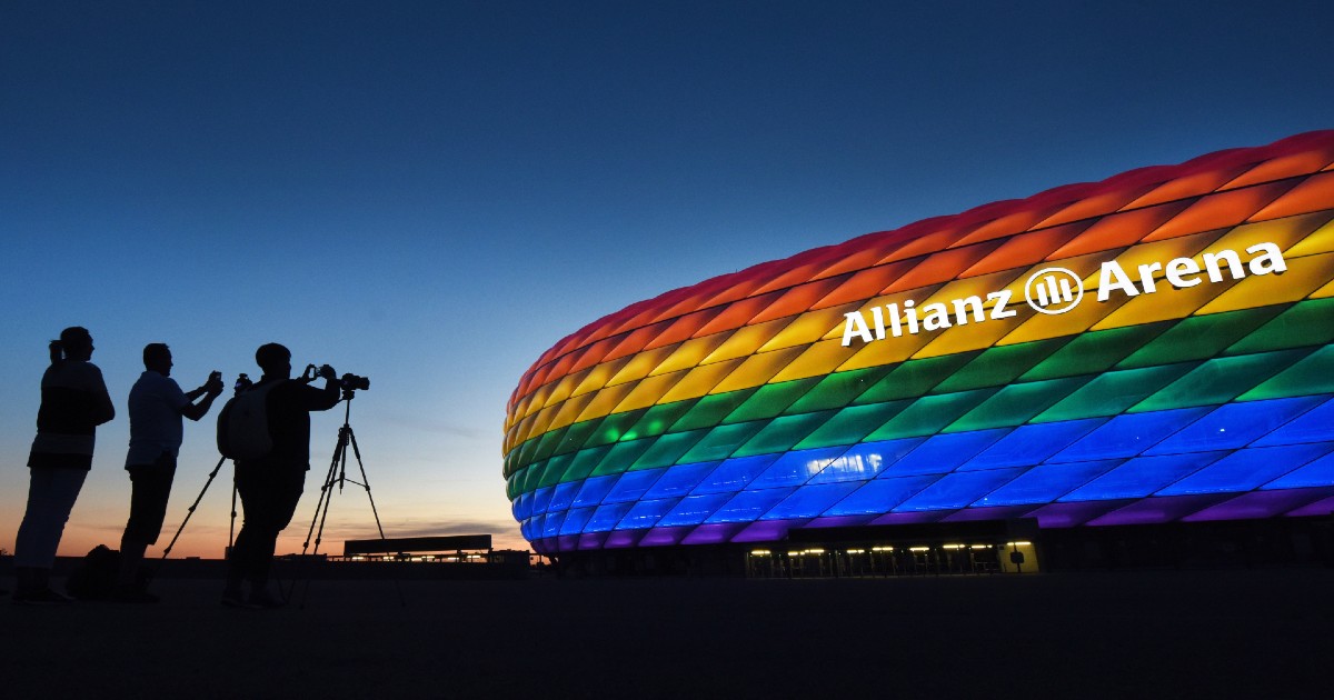 UEFA rejeita iluminação arco-íris no estádio de Munique